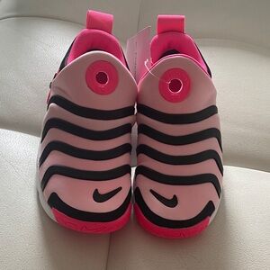 Nike Dynamo Go FlyEase TD (PS) -Toddler Size 13C - Pink/Black/White New with tag